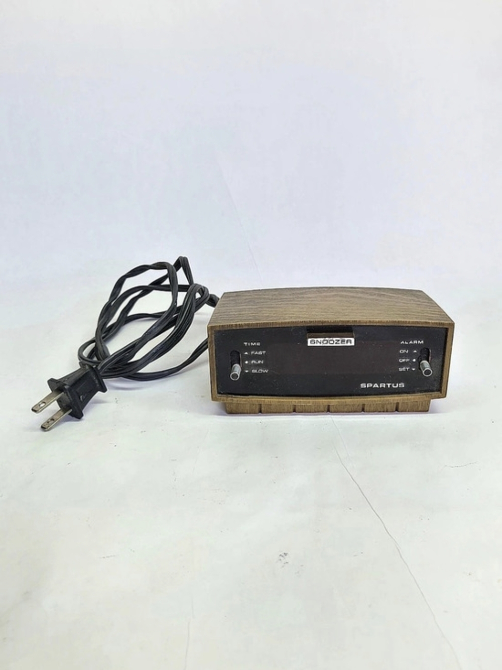 VINTAGE Spartus Snoozer Digital Alarm Clock Plastic Wood LED 21-3011-190 70s